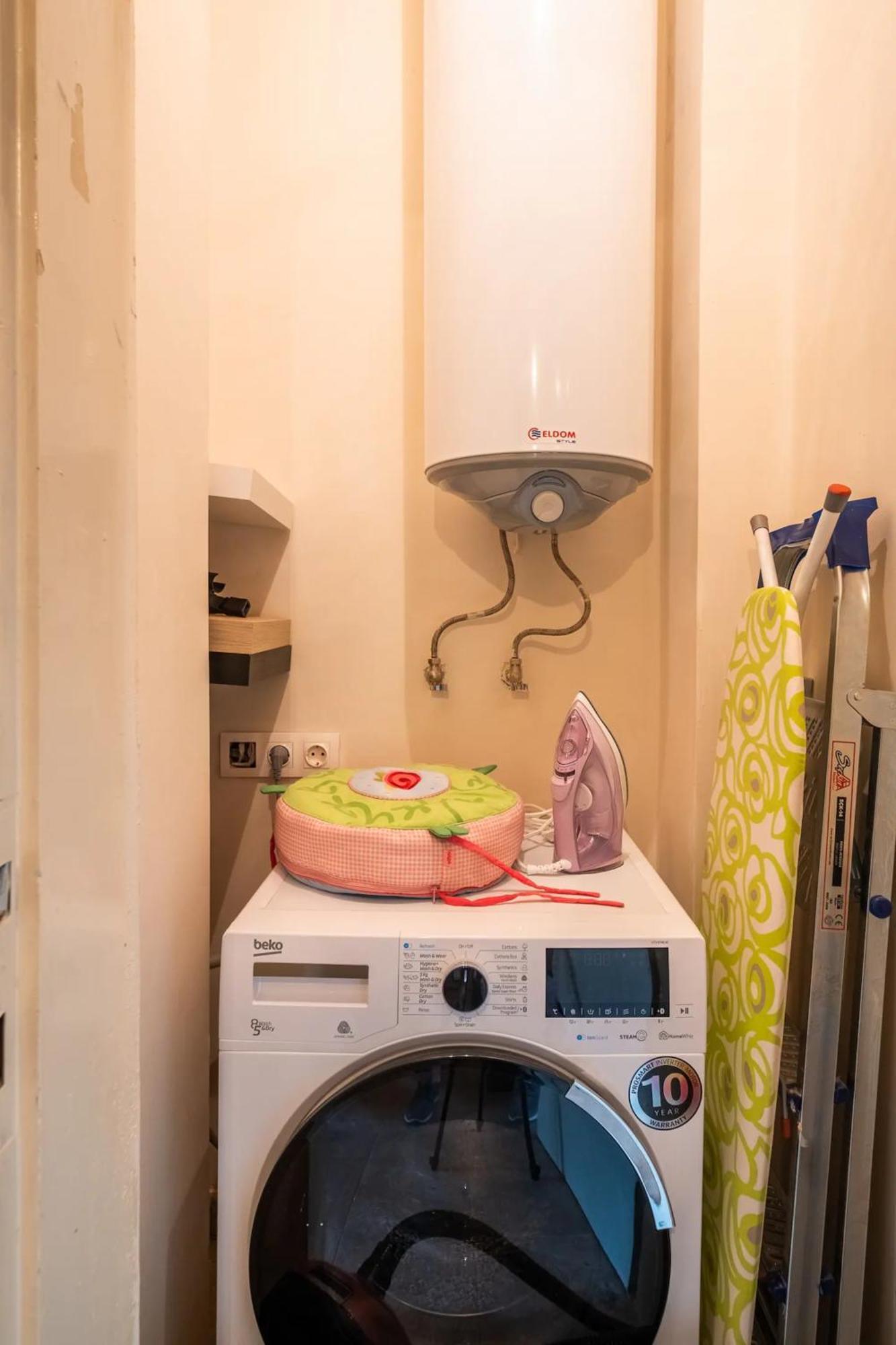 Orange Friendly Near Vitosha Blvd
